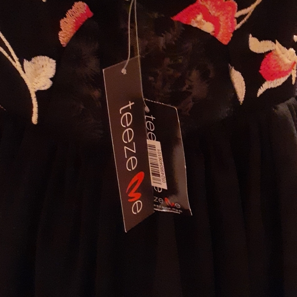 Dress - Picture 5 of 5